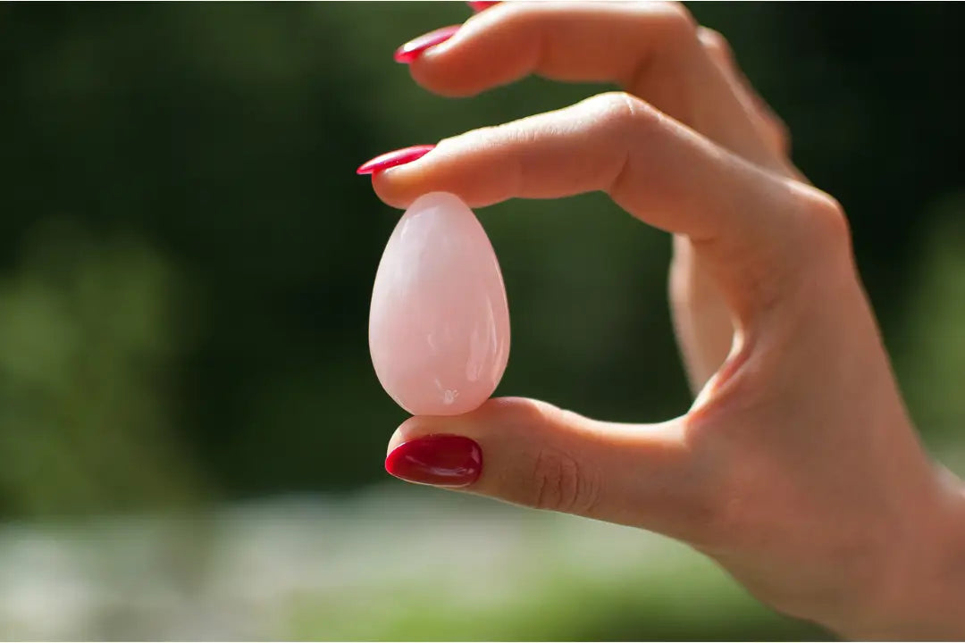 LES OEUFS DE YONI POUR REEDUQUER LE PERINEE