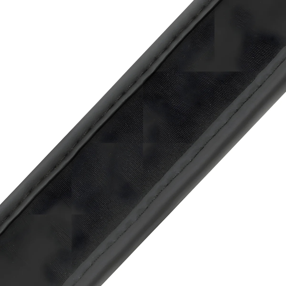 fetish submissive position jambes ouvertes avec menottes doublees en noprene