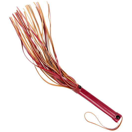 fetish submissive dark room fouet en cuir vegetalien