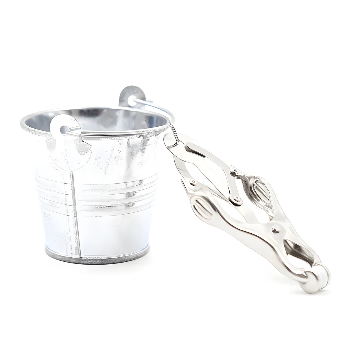 pinces a tetons ohmama fetish avec seaux