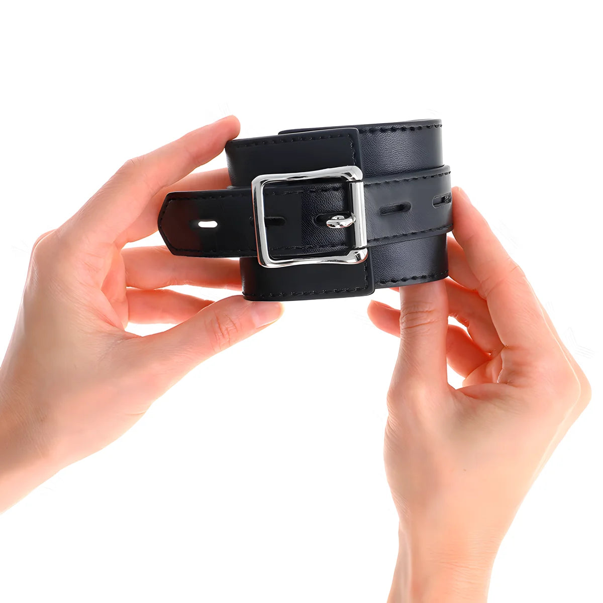 kink appui poignets noir avec ceinture noire reglable 17 28 cm x 6 cm