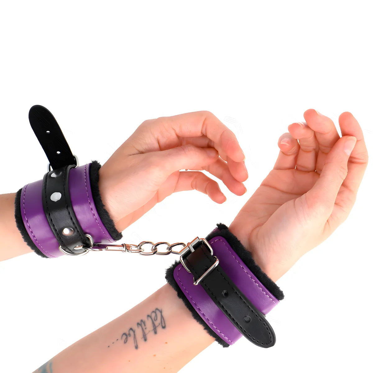 kink appui poignets doubles de fourrure premium noir avec ceinture violet noire reglable 17 29 cm x 6 cm