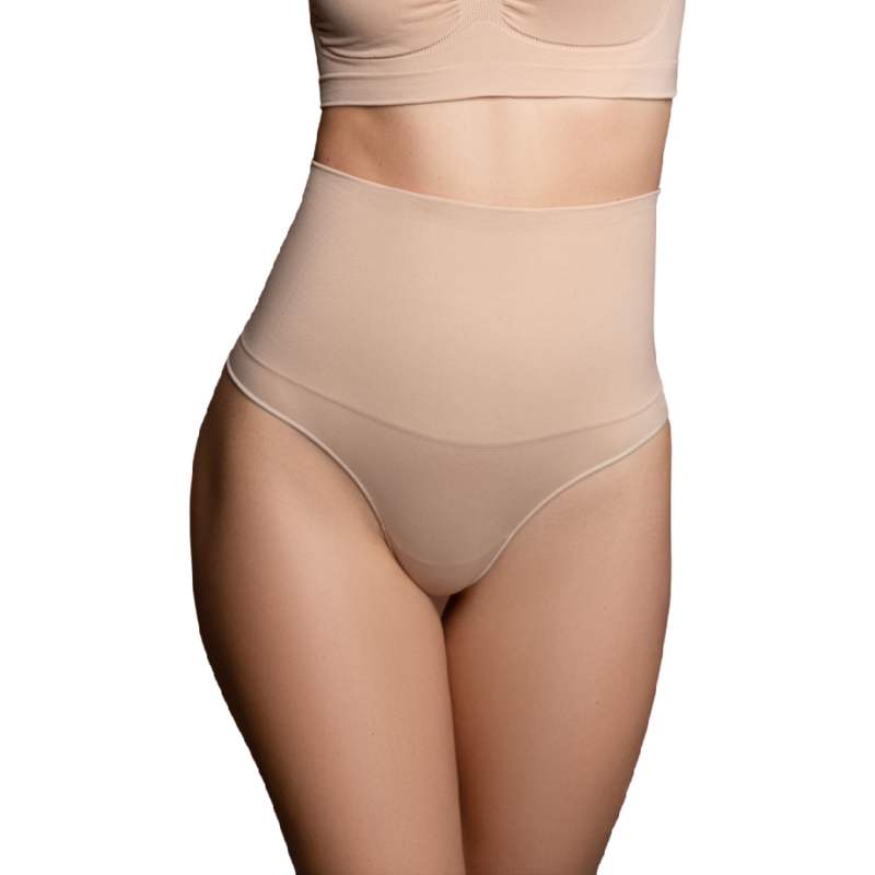 Vue trois-quarts du string taille haute sculptant Bye Bra Bali beige porte, controle moyen du ventre, coupe sans couture invisible sous les tenues moulantes.