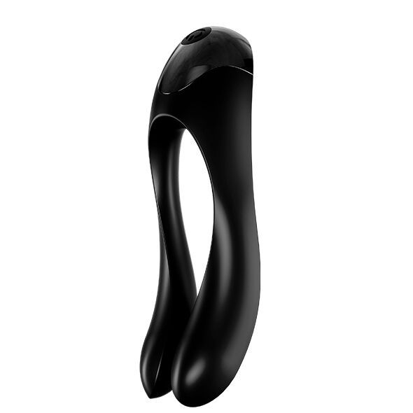 Vibrateur doigt Candy Cane noir vu de trois quarts, boucle en silicone et tête de commande pour une stimulation clitoridienne précise au doigt, rechargeable.