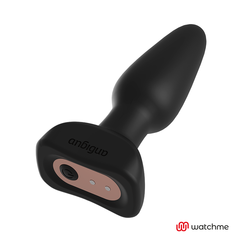 Gros plan du plug anal Anbiguo André en silicone noir, base evasee dotee du port de charge et logo cuivre, jeu anal vibrant a impulsions rechargeable.