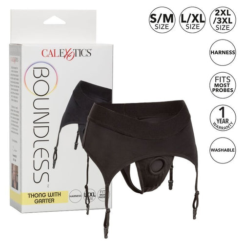 Harnais string Boundless avec porte-jarretelles presente devant sa boite CalExotics, ceinture extra-large extensible et anneau renforce pour gode ou vibrateur, plusieurs tailles