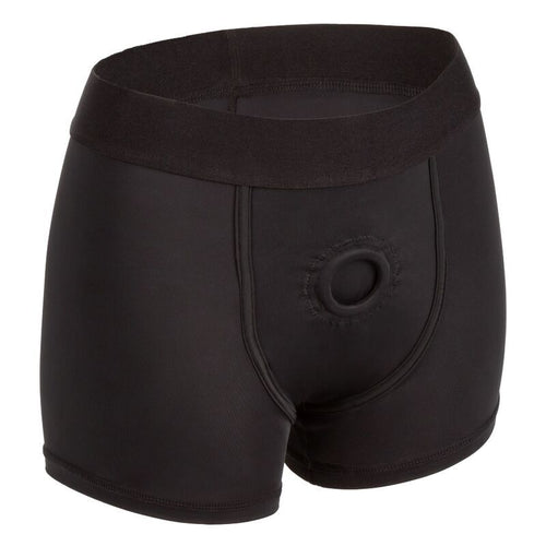 Harnais boxer CalExotics Boundless noir vue de face, matiere extensible avec anneau renforce O-ring central pour gode ou packer, sous-vetement gode-ceinture confortable sur fond blanc