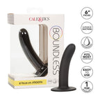 Boite CalExotics Boundless avec gode noir en silicone lisse 5,25 cm Smooth, sonde incurvee a ventouse compatible harnais, design epure sans relief realiste pour stimulation douce
