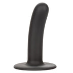 Gode Boundless CalExotics noir en silicone premium lisse et sans couture, tige incurvee douce sur base ventouse, profil epure compatible harnais pour stimulation interne et point G