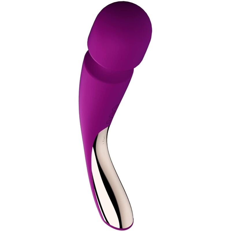 Gros plan sur la tête vibrante de la Smart Wand 2 de Lelo en silicone magenta, surface souple arrondie et manche doré, masseur puissant pour tout le corps.