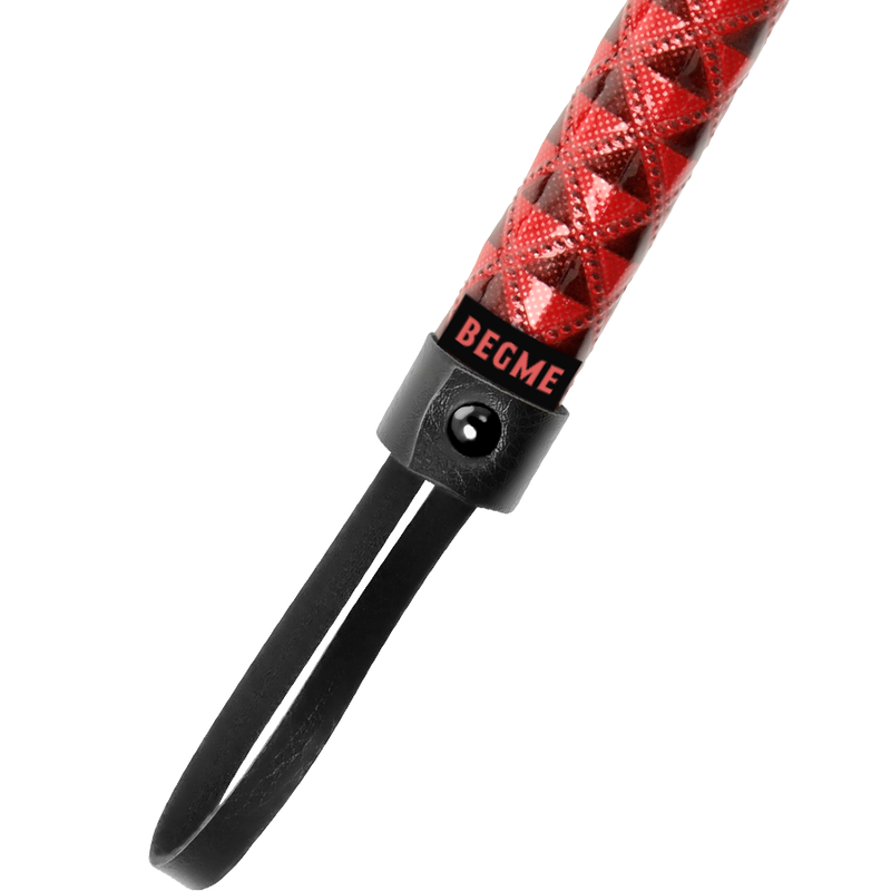 Flogger en cuir végan BEGME rouge — vue de dos