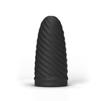 Masturbateur texture All Black 17 cm en silicone noir, vue de face sur son fourreau strié en spirale serrée et base évasée, canal zigzag interne pour une stimulation complete.