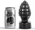 Plug anal en forme de grenade de 14 cm en PVC avec canette repere, corps a relief quadrille type grenade sur base ronde, effet de plenitude affirme.