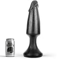 Long plug anal All Black noir a forme allongee pres de sa canette, fut en fuseau a tete arrondie et large base trapeze, PVC de 35 cm pour remplir et etirer progressivement.