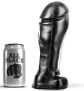 Gode All Black a bout large en silicone pres de sa canette, gros gland penien marque et base avec testicules, format genereux de 22 cm pour une penetration vaginale ou anale.