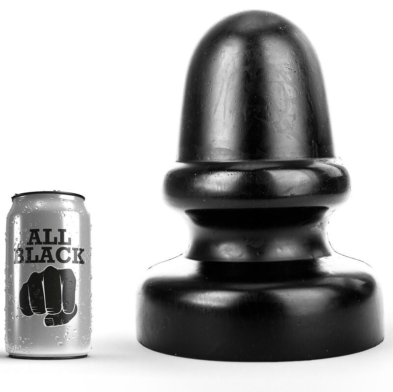 Plug anal All Black 23 cm en PVC, forme classique noire a renflements etages et base large, presente a cote d une canette qui souligne son diametre genereux et stable.