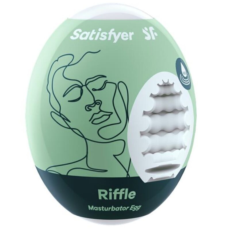 Oeuf masturbateur Satisfyer Riffle vert sauge, insert blanc cannele a stries marquees, illustration de profil au trait, matiere souple a activer avec un peu d'eau.