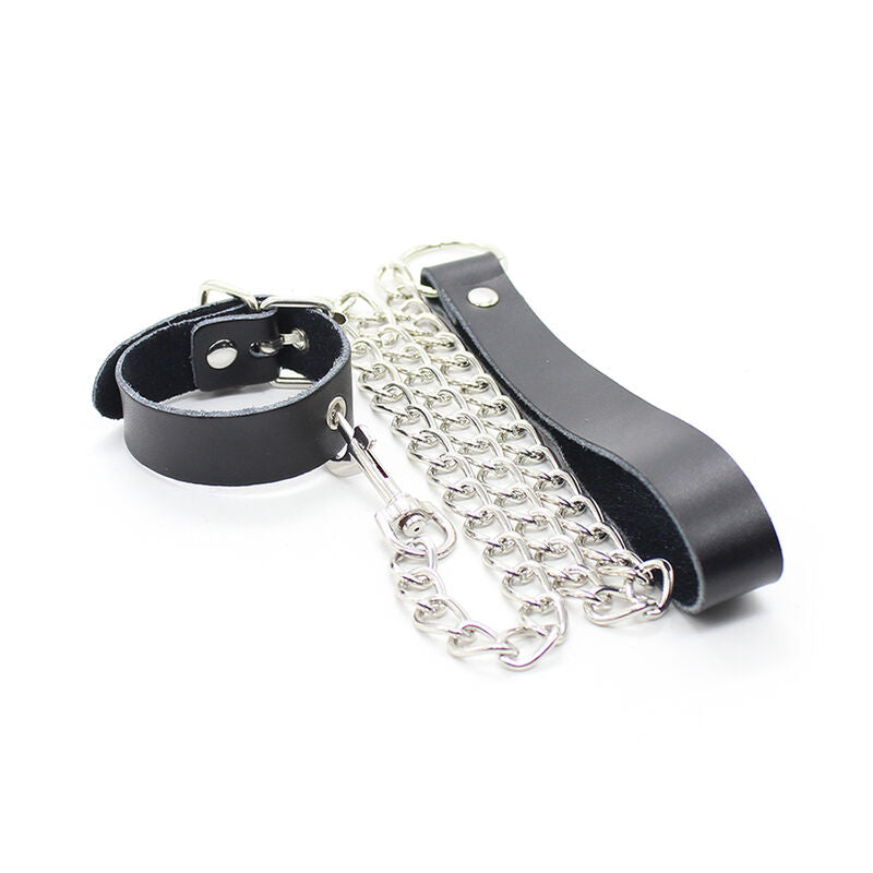 Collier pénis et bracelet en cuir avec chaîne métallique — détail texture surface