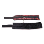 Menottes velours ajustables rouge et noir — détail base
