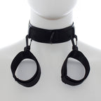 Menottes et collier en nylon