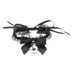 Collier fétiche dentelle avec cloche — vue de profil