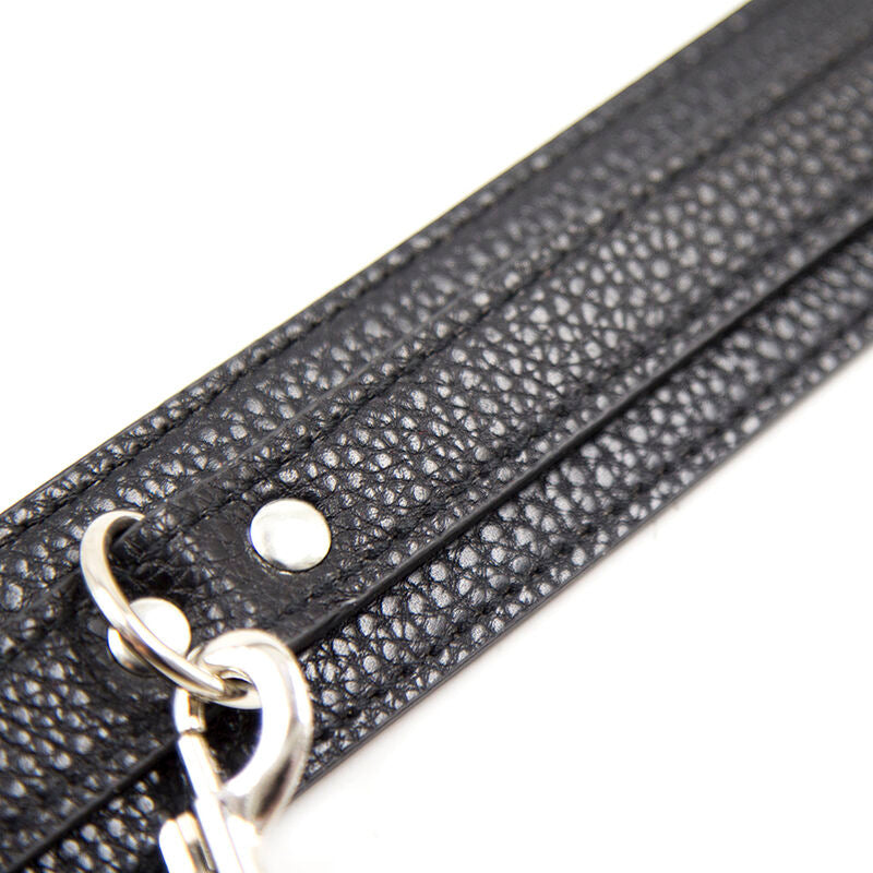 Collier de soumission motif serpent avec laisse — détail produit