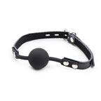 Bâillon-boule silicone avec sangle et cadenas — vue de profil