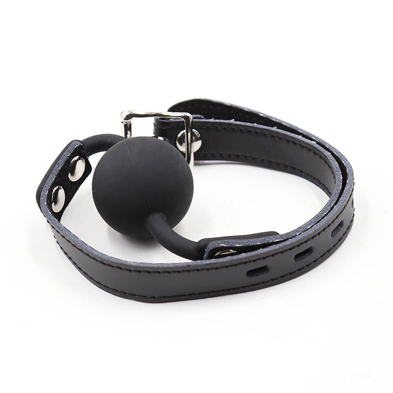 Bâillon-boule silicone avec sangle et cadenas — détail texture surface
