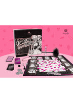 Jeu de société fantasy play couple palais rococo — vue rapprochée