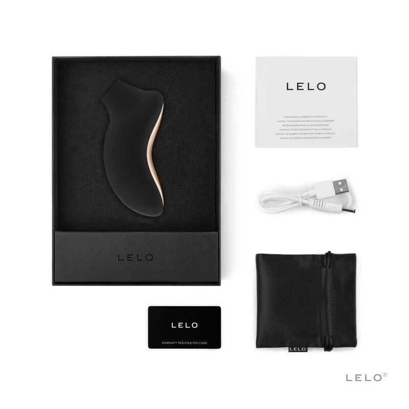 Stimulateur clitoridien Sona 2 Cruise noir dans son coffret avec câble USB et pochette satin Lelo, masseur sonique en silicone à embout d'aspiration arrondi.
