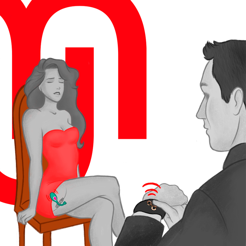 Illustration d'un homme pilotant a distance, via la telecommande montre Watchme portee au poignet, un sextoy compatible porte par sa partenaire assise.