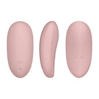Vibromasseur clitoridien rose poudre en silicone, trois angles montrant la forme galet lisse et le bouton, stimulateur compact rechargeable Bijoux Indiscrets sur fond blanc