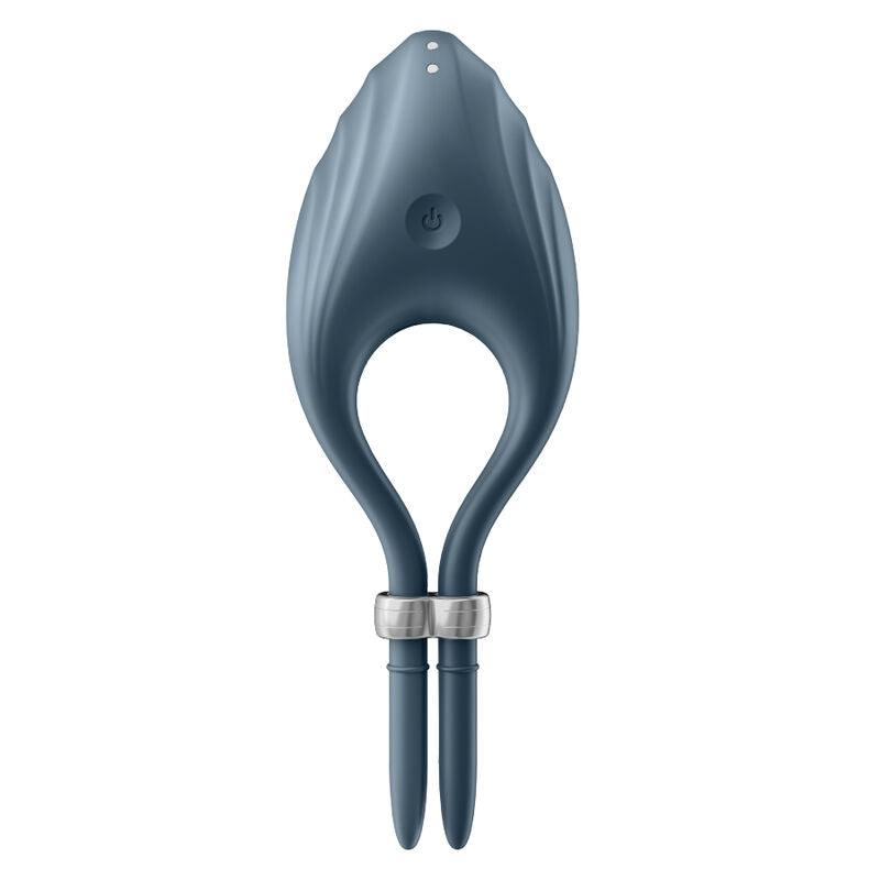 Anneau vibrant Duelist gris ardoise vu de trois quarts, boucle souple en silicone avec bouton de commande, vibrations intenses partagées en couple.