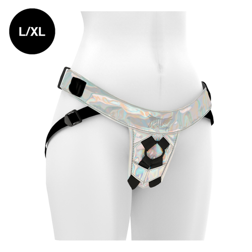 Harnais strap-on Mythology a finition irisee taille L/XL porte de face sur mannequin neutre, anneau central en O et sangles reglables nacrees pour le jeu a deux
