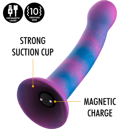 Gros plan sur la base ventouse violette du gode Dion-Galactic et son contact de charge magnetique, finition galactique pailletee et forte adherence mains libres.