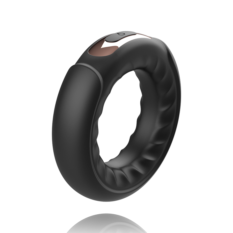 Anneau vibrant Anbiguo Adriano en silicone noir torsade vu de trois quarts gauche, liseré cuivre du module de commande, cockring rechargeable etanche 7 modes.