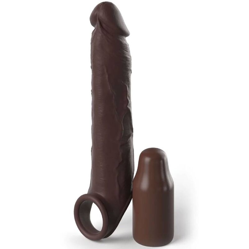 Gaine penienne realiste teinte chocolat Fantasy X-Tensions, surface veinee imitant la peau, anneau de maintien et bonnet d'extension assorti, debout sur fond blanc.