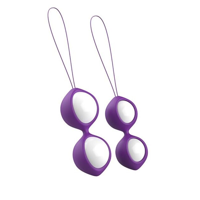 Boules de Geisha Bfit violet et blanc à cordon, harnais double suspendu, paire serrée. Plan rapproché sur les billes interchangeables lisses, coloris mauve, fond blanc.