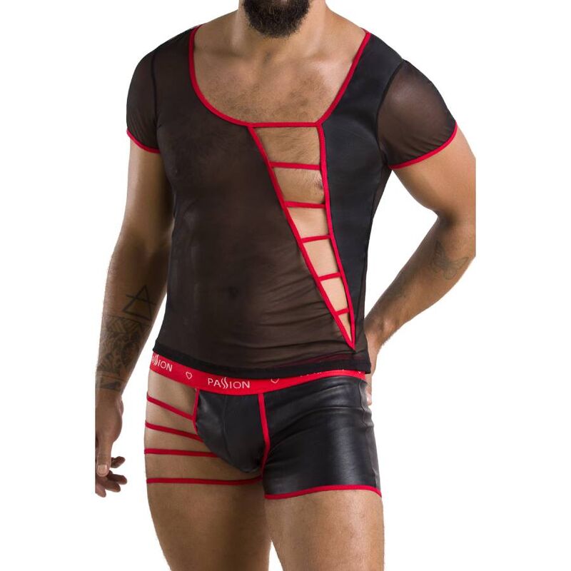 Gros plan ensemble homme, tee-shirt maille fine a lanieres rouges sur torse nu et boxer effet cuir borde de rouge, lingerie masculine sexy Passion