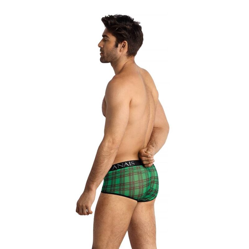 Vue de profil d'un homme torse nu en boxer Magic a carreaux verts et noirs, lycra ajuste pres du corps, ceinture Anais, lingerie masculine confortable et sexy.