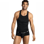Debardeur homme Essence microfibre noire porte de face par un modele souriant, coupe ajustee sans manches et boxer assorti a la ceinture logo Anais.