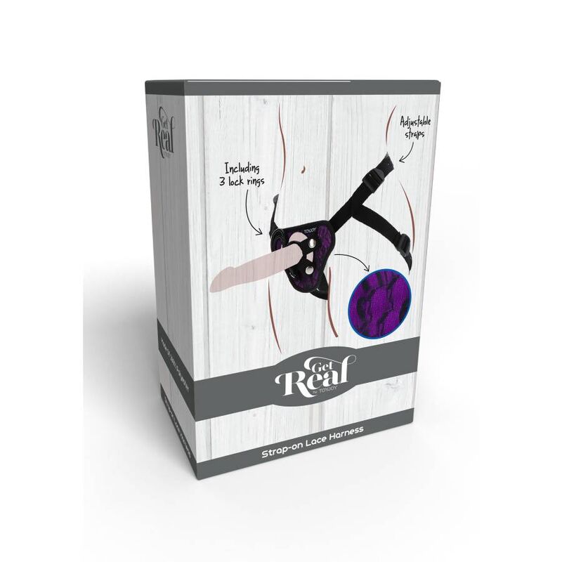 Boite Get Real Strap-On Lace Harness : illustration du harnais dentelle violette porte avec gode realiste, 3 anneaux et bretelles, packaging bois