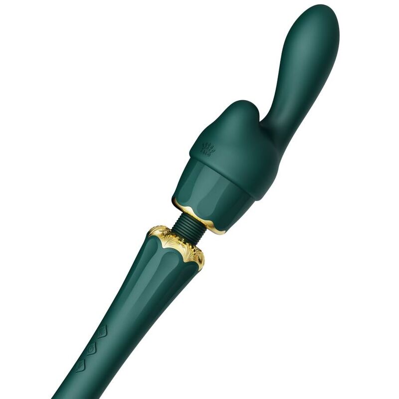 Wand Kyro vert coiffé d'un embout en pétales ouverts façon fleur sur le col doré, manche cannelé, accessoire de stimulation texturé fantaisie. Marque Zalo, baguette Kyro luxe.