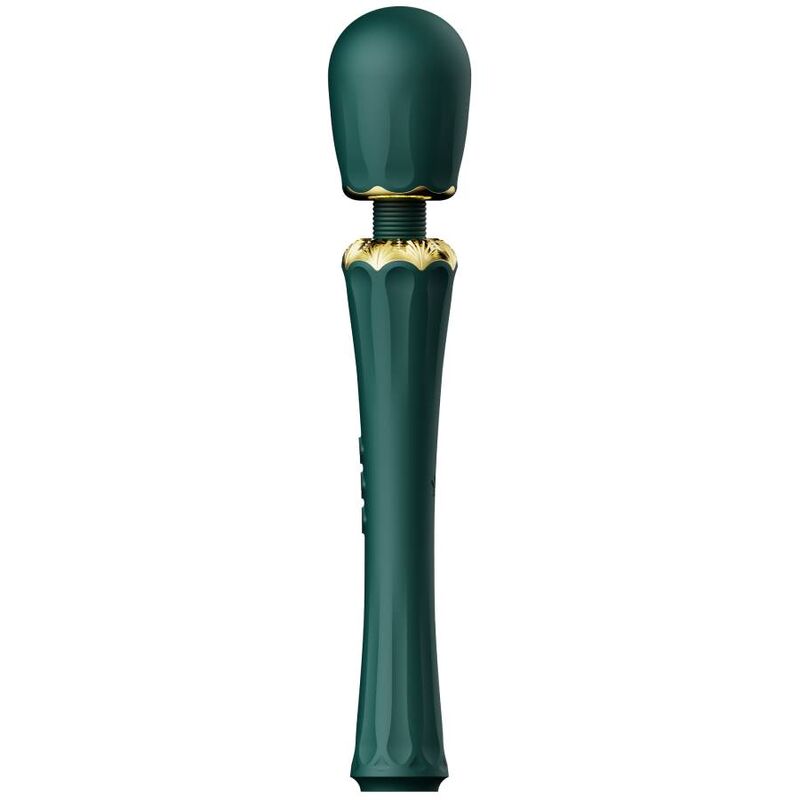 Wand Kyro vert sapin vu de face décalée, tête bombée et corps cannelé, col doré décoratif, baguette vibrante de luxe au design épuré. Marque Zalo, baguette Kyro luxe.