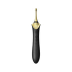 Bess 2 noir incliné, embout doré effilé et poignée galbée gravée du logo, silicone soyeux, instrument de stimulation clitoridienne fin et discret. Marque Zalo, gamme Bess 2 noire.
