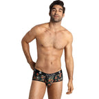 Slip homme roses et tetes de mort porte de trois quarts par un mannequin torse nu, imprime floral macabre, coupe sportive ajustee et ceinture logo Anais.