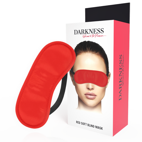 Masque occultant en satin rouge Darkness presente avec sa boite Red Soft Blind Mask. Bandeau souple pour les yeux qui coupe la vue et aiguise toucher et ecoute en jeu sensoriel.