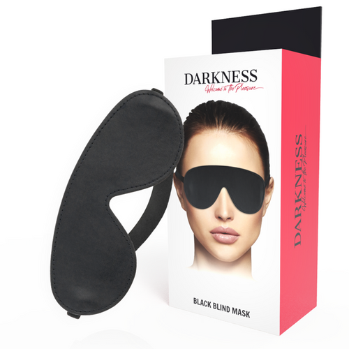 Masque occultant en satin noir Darkness presente devant sa boite Black Blind Mask, bandeau elastique reglable pour couper la vue et eveiller les autres sens.
