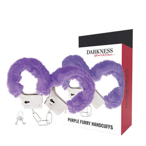 Menottes fourrure violette Darkness presentees a cote de leur boite Purple Furry Handcuffs. Menottes metalliques doublees de fausse fourrure pour un bondage confortable.