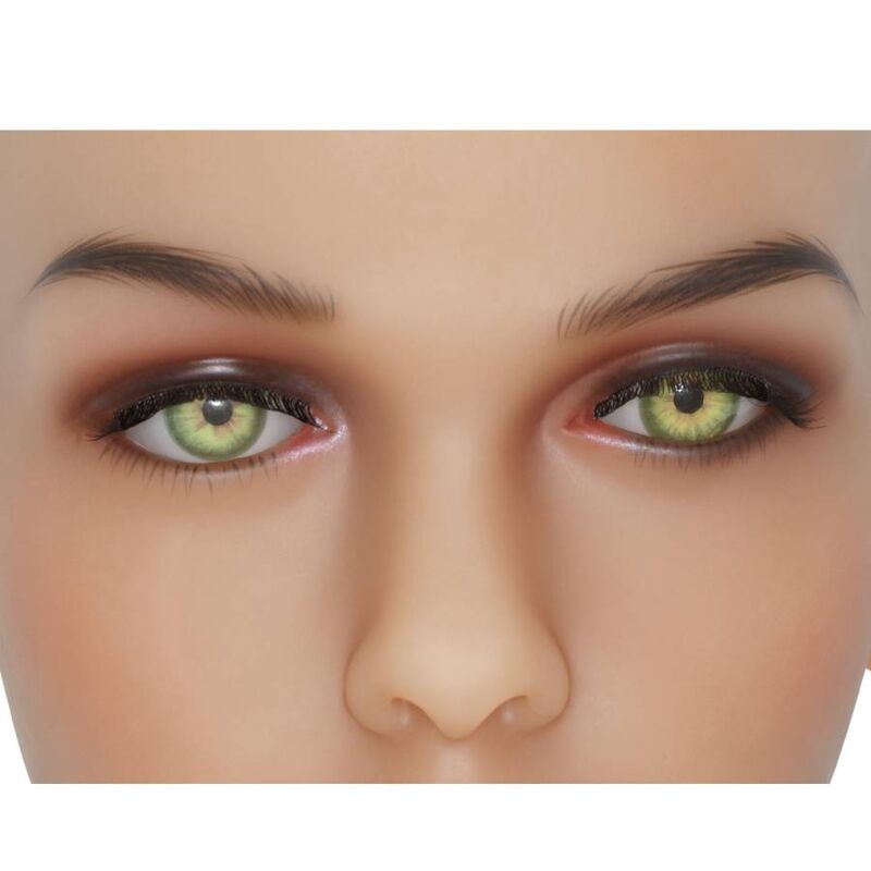 Poupée Pamela gros plan sur les yeux verts et les sourcils